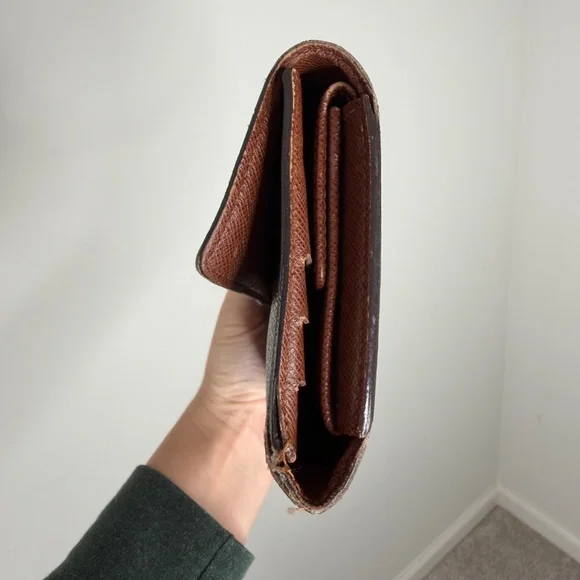 Louis Vuitton International Long Monogram Wallet - Picture 4 of 16